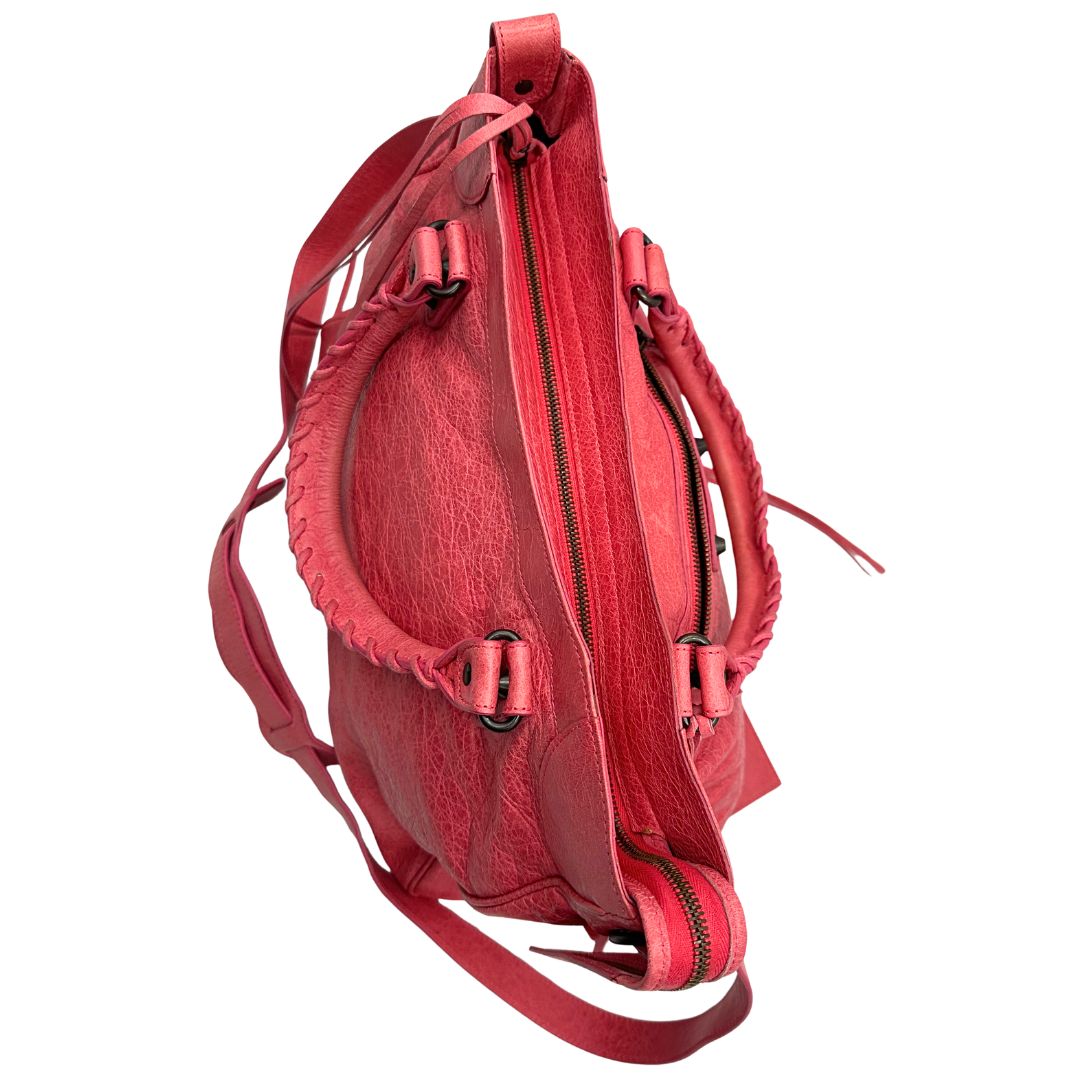 borsa Balenciaga Velo in pelle Arena color rosa fragola, di lusso, originale, ottime condizioni, usata. 