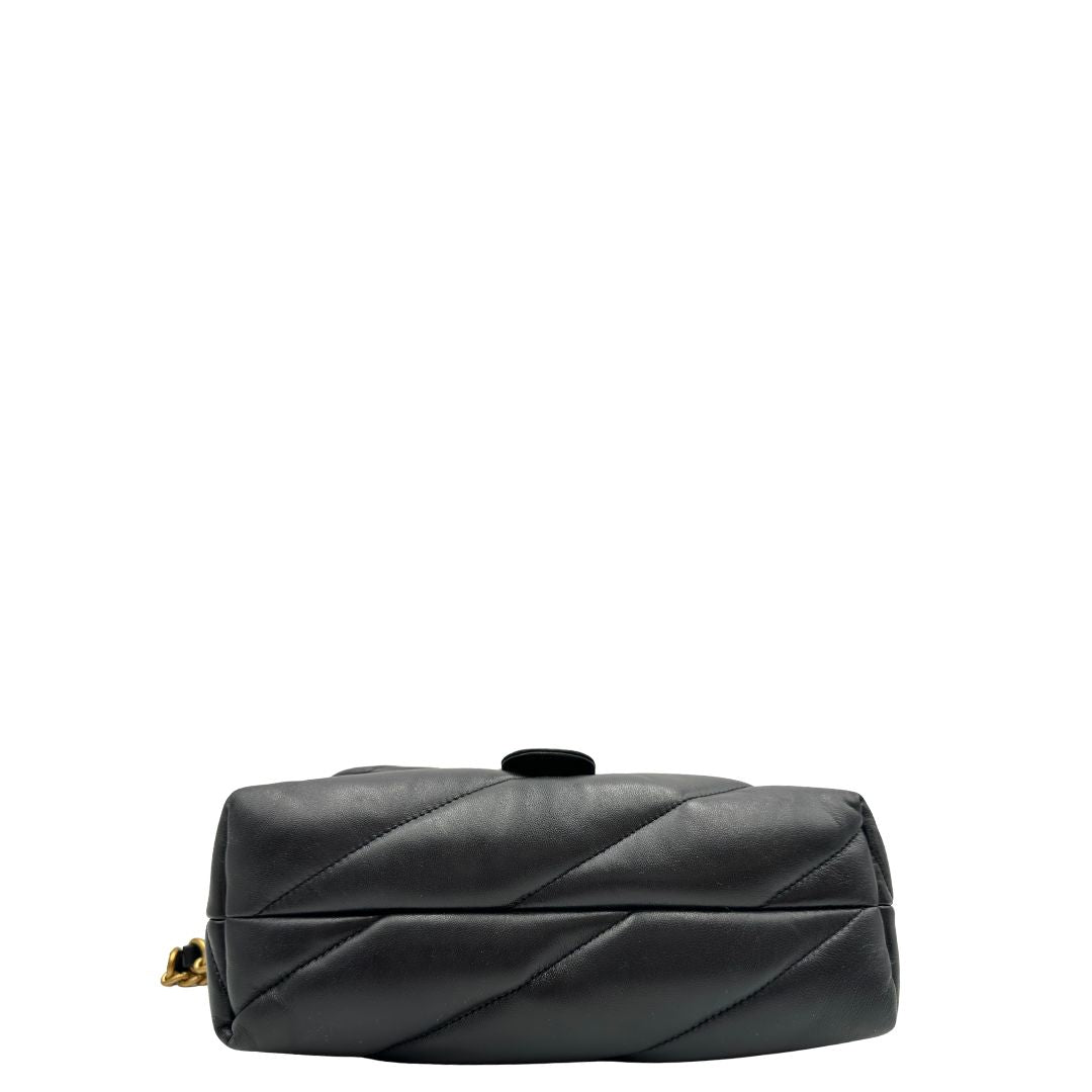 base  Borsa Pinko in pelle nera e hardware dorato con impunture chevron, di lusso, originale, ottime condizioni. 