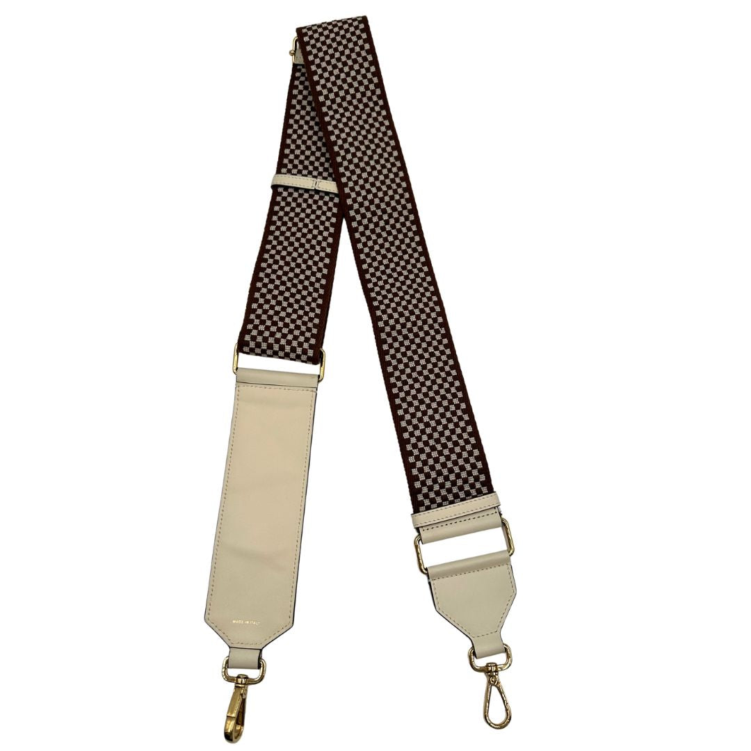 Accessorio tracolla Fendi realizzato in tessuto e pelle con maxi logo, di lusso, eccellenti condizioni, usata.