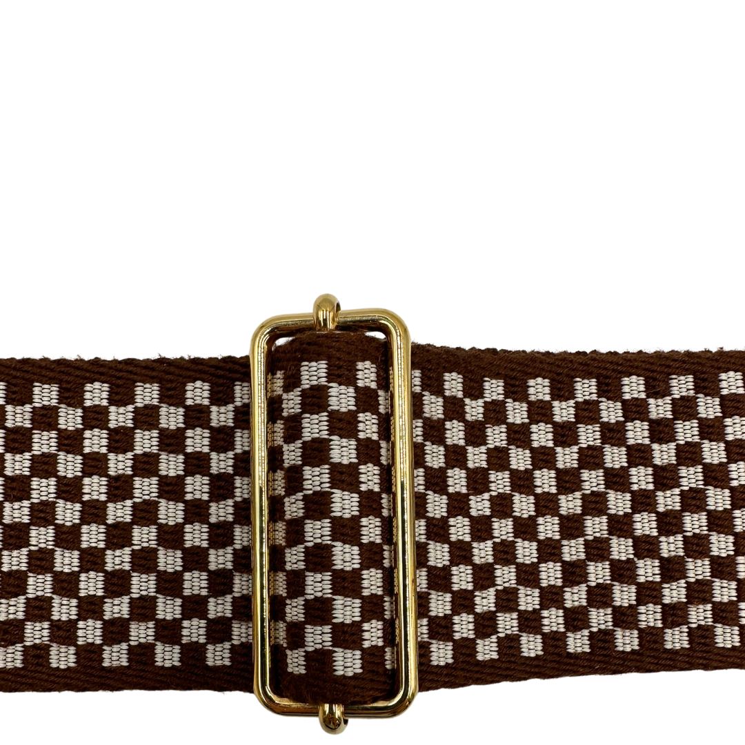 Accessorio tracolla Fendi realizzato in tessuto e pelle con maxi logo, di lusso, eccellenti condizioni, usata.