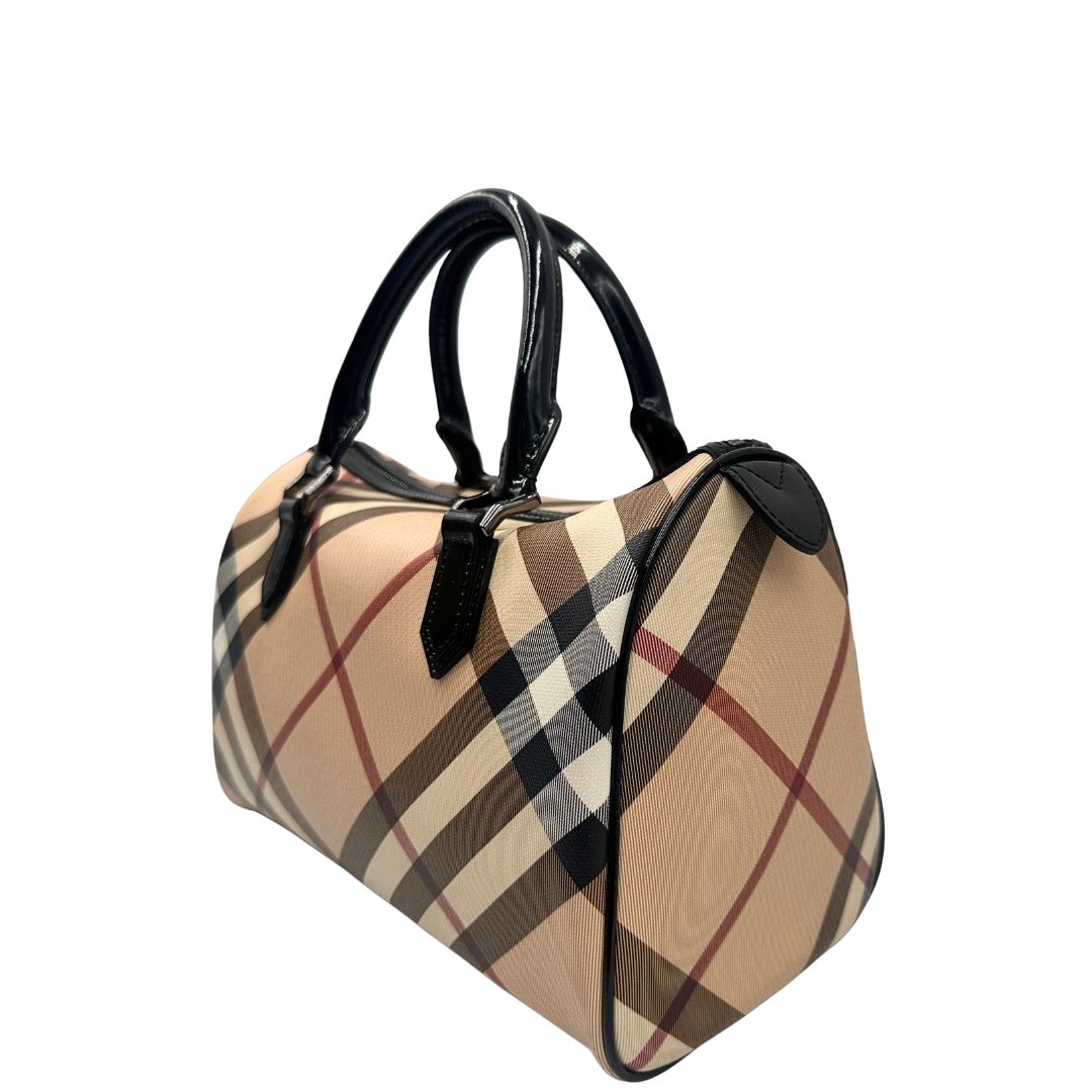 Bauletto Burberry in canvas tartan sui toni del beige e finiture in pelle verniciata nera, di lusso, originale.