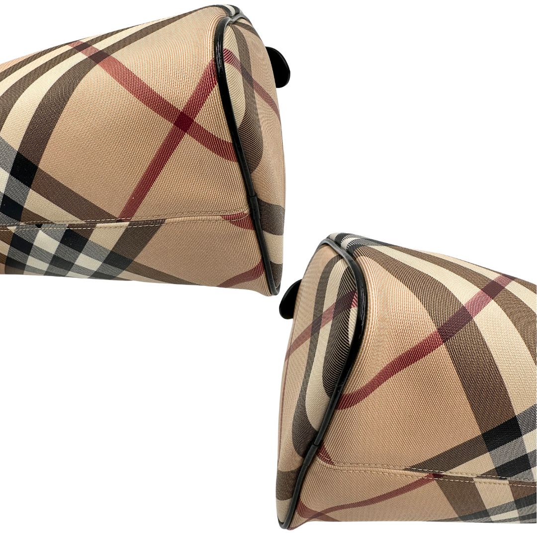 Bauletto Burberry in canvas tartan sui toni del beige e finiture in pelle verniciata nera, di lusso, originale.