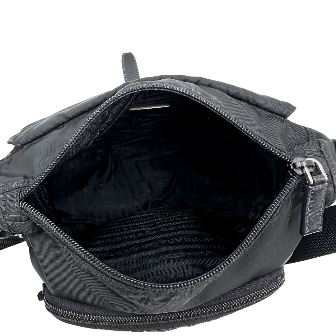 Borsa Prada nylon nera