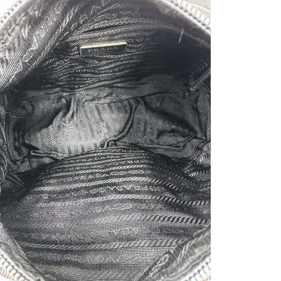 Borsa Prada nylon nera