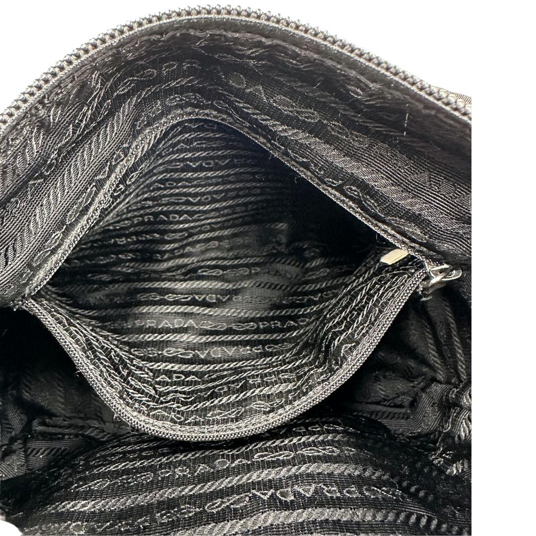 Borsa Prada nylon nera