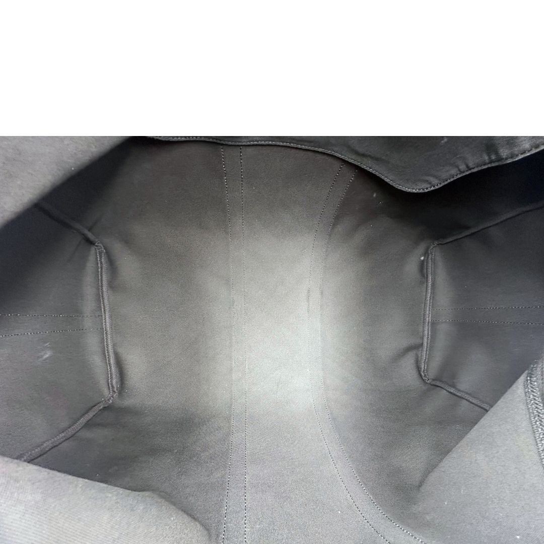 interno Borsone Louis Vuitton Keepall in tela Damier Graphite con stampa artistica nei toni del blu, di lusso, originale, ottime condizioni, usato. 