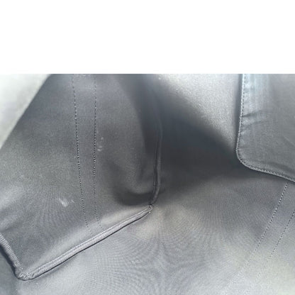 interno Borsone Louis Vuitton Keepall in tela Damier Graphite con stampa artistica nei toni del blu, di lusso, originale, ottime condizioni, usato. 