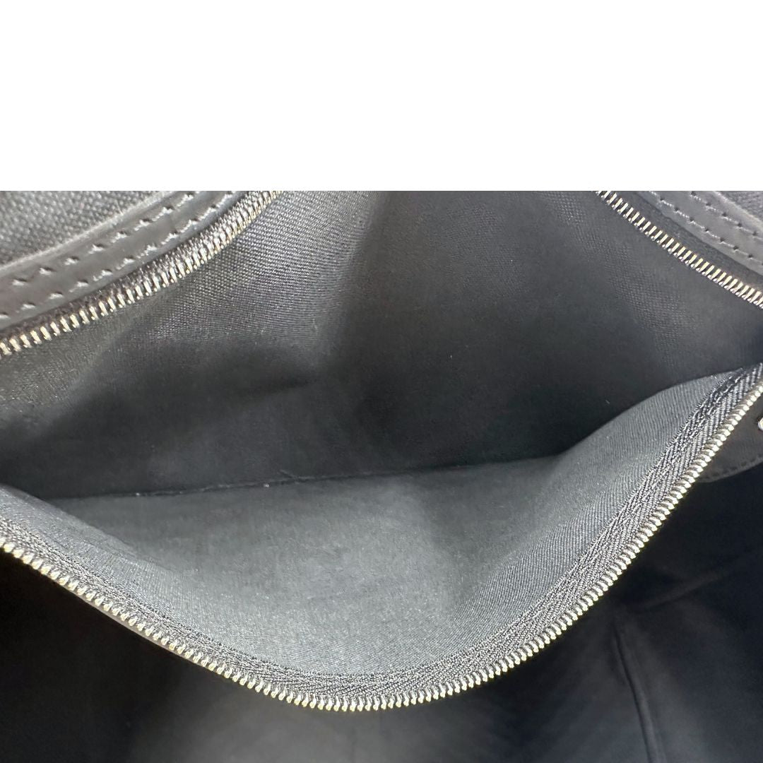 interno Borsone Louis Vuitton Keepall in tela Damier Graphite con stampa artistica nei toni del blu, di lusso, originale, ottime condizioni, usato. 