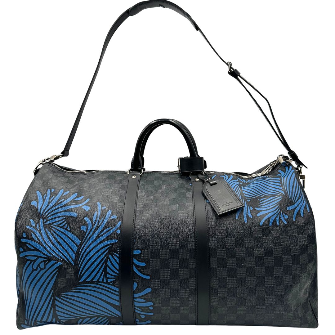 front Borsone Louis Vuitton Keepall in tela Damier Graphite con stampa artistica nei toni del blu, di lusso, originale, ottime condizioni, usato. 