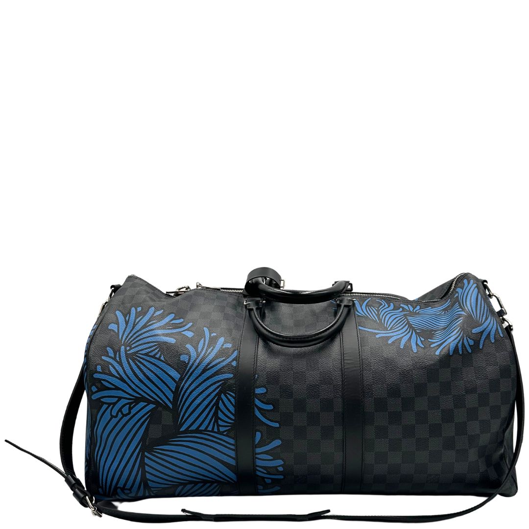 retro Borsone Louis Vuitton Keepall in tela Damier Graphite con stampa artistica nei toni del blu, di lusso, originale, ottime condizioni, usato. 