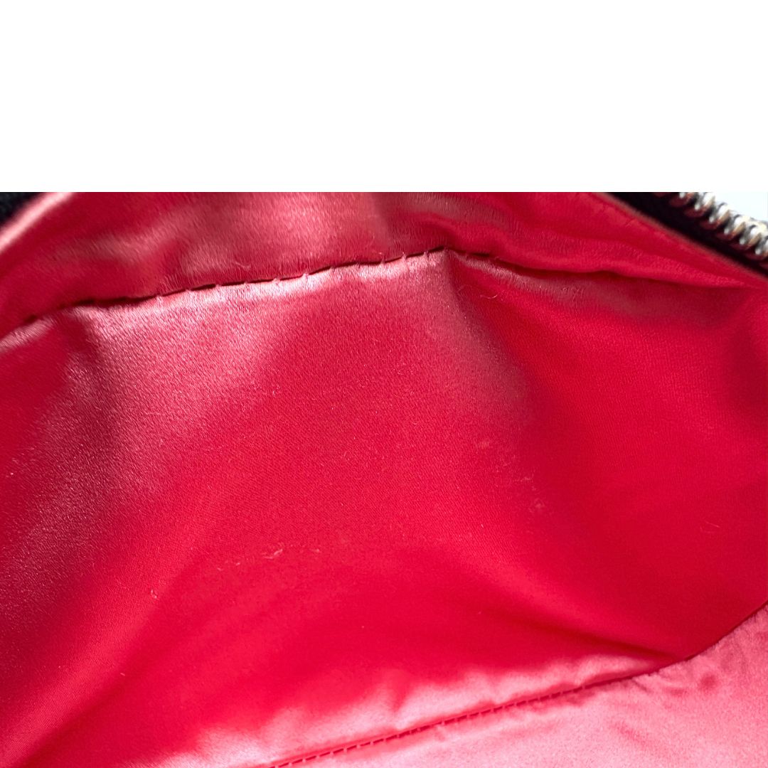 interno Camera Bag Gucci nera velvet e hardware dorato, indossabile a tracolla, di lusso, originale, ottime condizioni. 