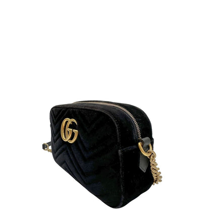 lato Camera Bag Gucci nera velvet e hardware dorato, indossabile a tracolla, di lusso, originale, ottime condizioni. 