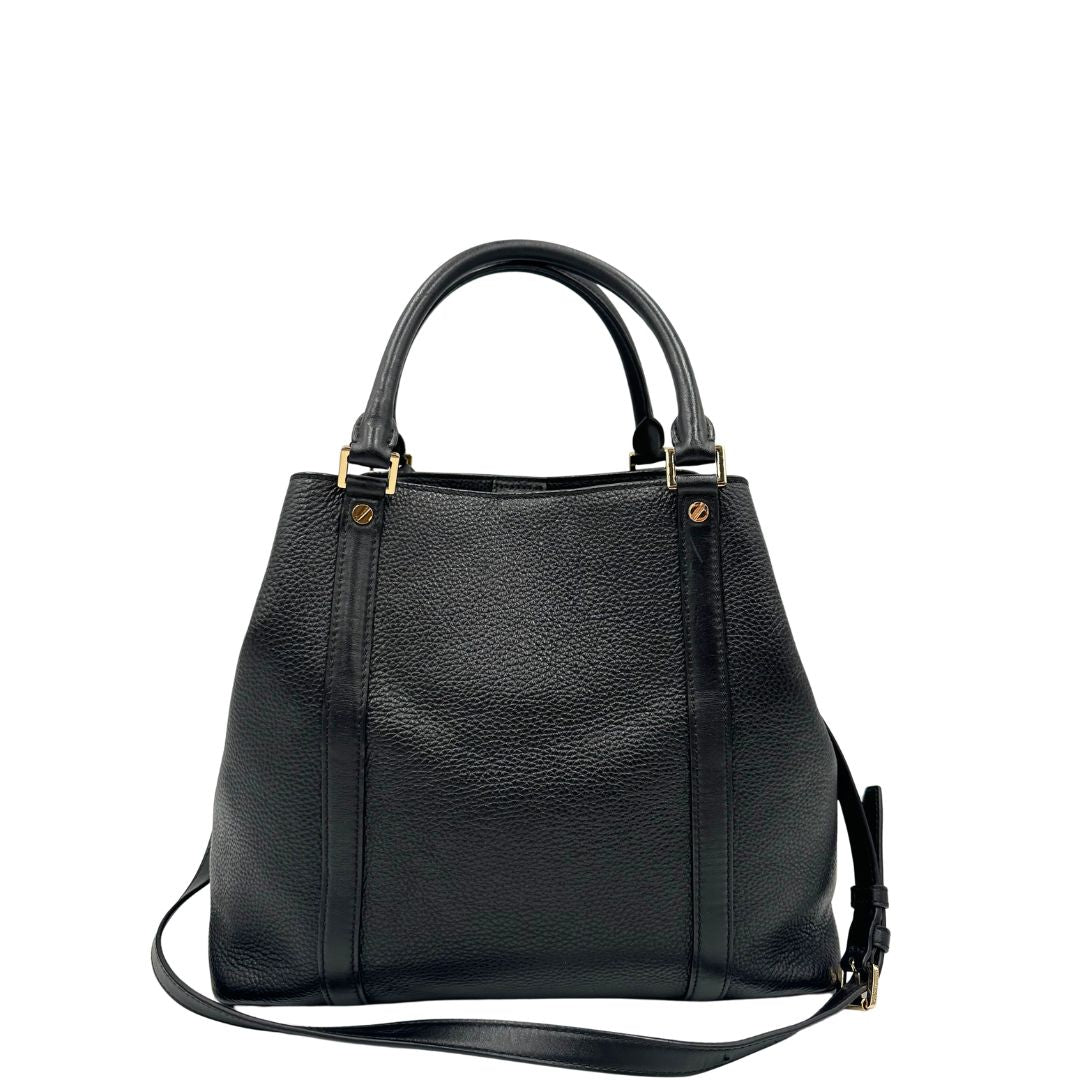 Retro, Borsa MK in pelle martellata nera con hardware dorato, spazioso e capiente. Puoi portarlo comodamente a tracolla o a mano.