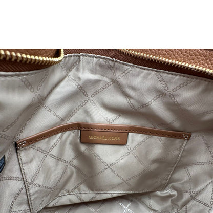 interno Secchiello MK in pelle martellata marrone con hardware dorato, di lusso, eccellenti condizioni. usato 