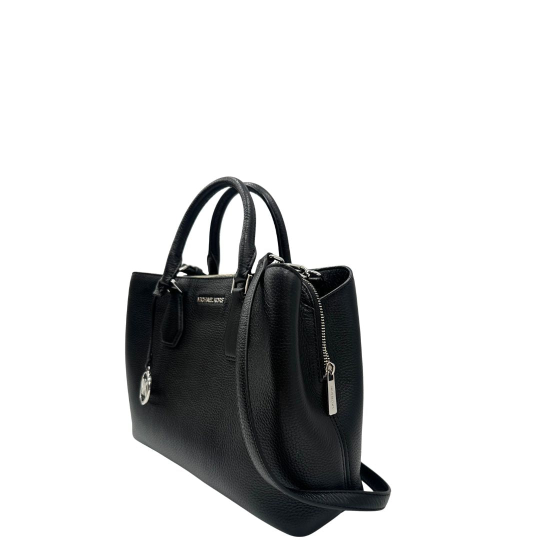 Laterale, Tote Camille M.K. in pelle martellata nera e hardware argentato; puoi portarla a mano, a tracolla.