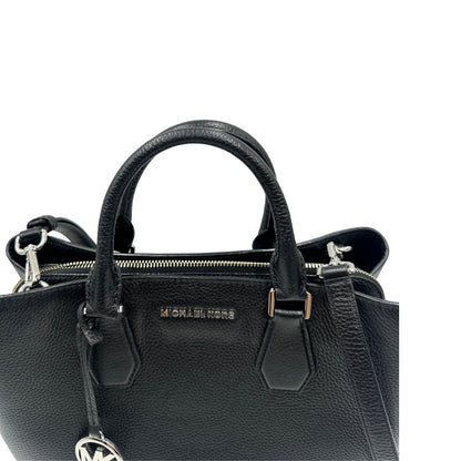 Manici, Tote Camille M.K. in pelle martellata nera e hardware argentato; puoi portarla a mano, a tracolla.