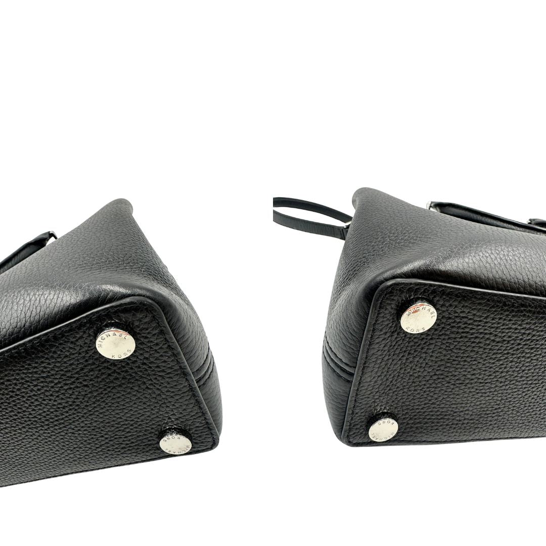 Angoli, Tote Camille M.K. in pelle martellata nera e hardware argentato; puoi portarla a mano, a tracolla.