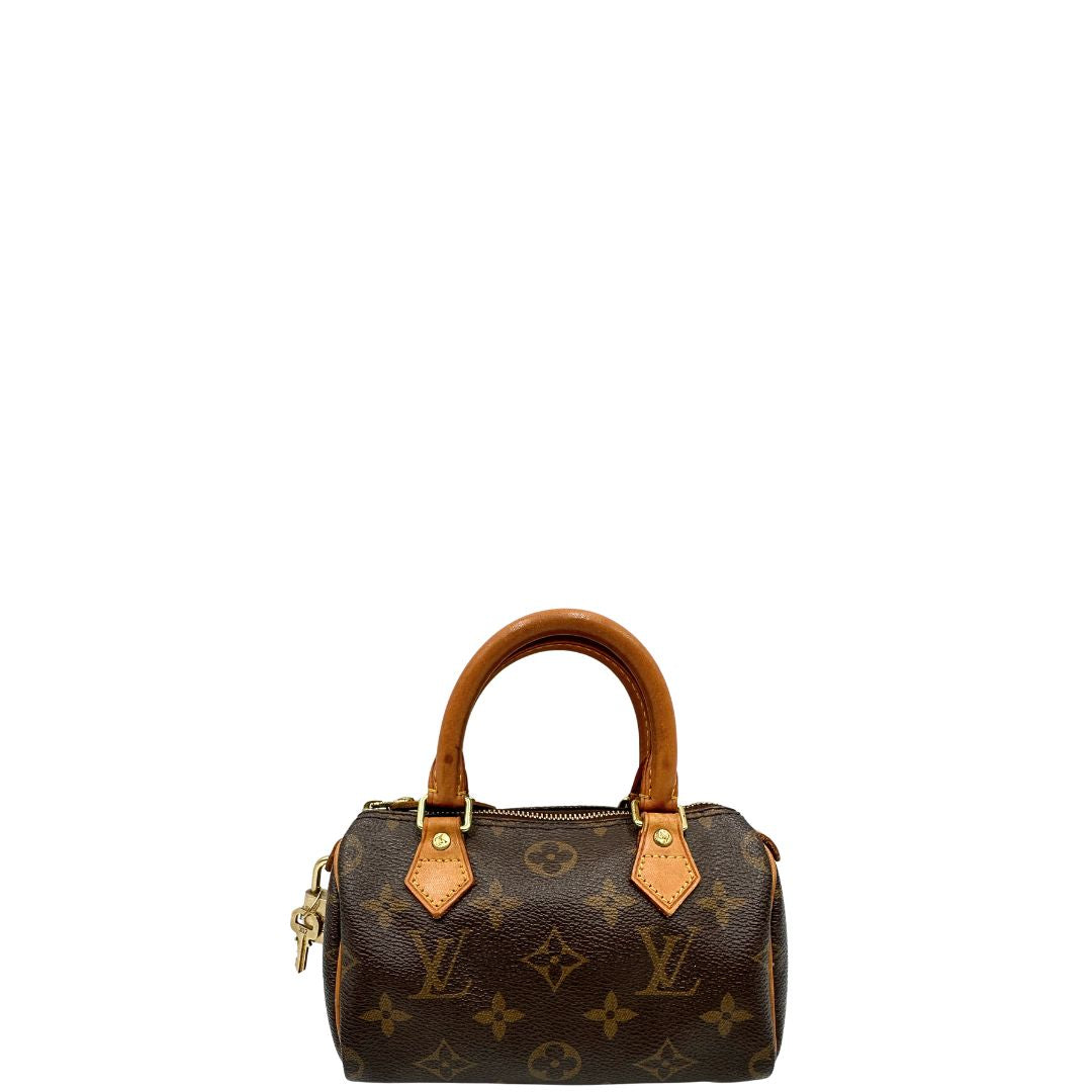 Front di uno Speedy Nano Louis Vuitton in canvas marrone monogram, usato, originale, second hand, in ottime condizioni.