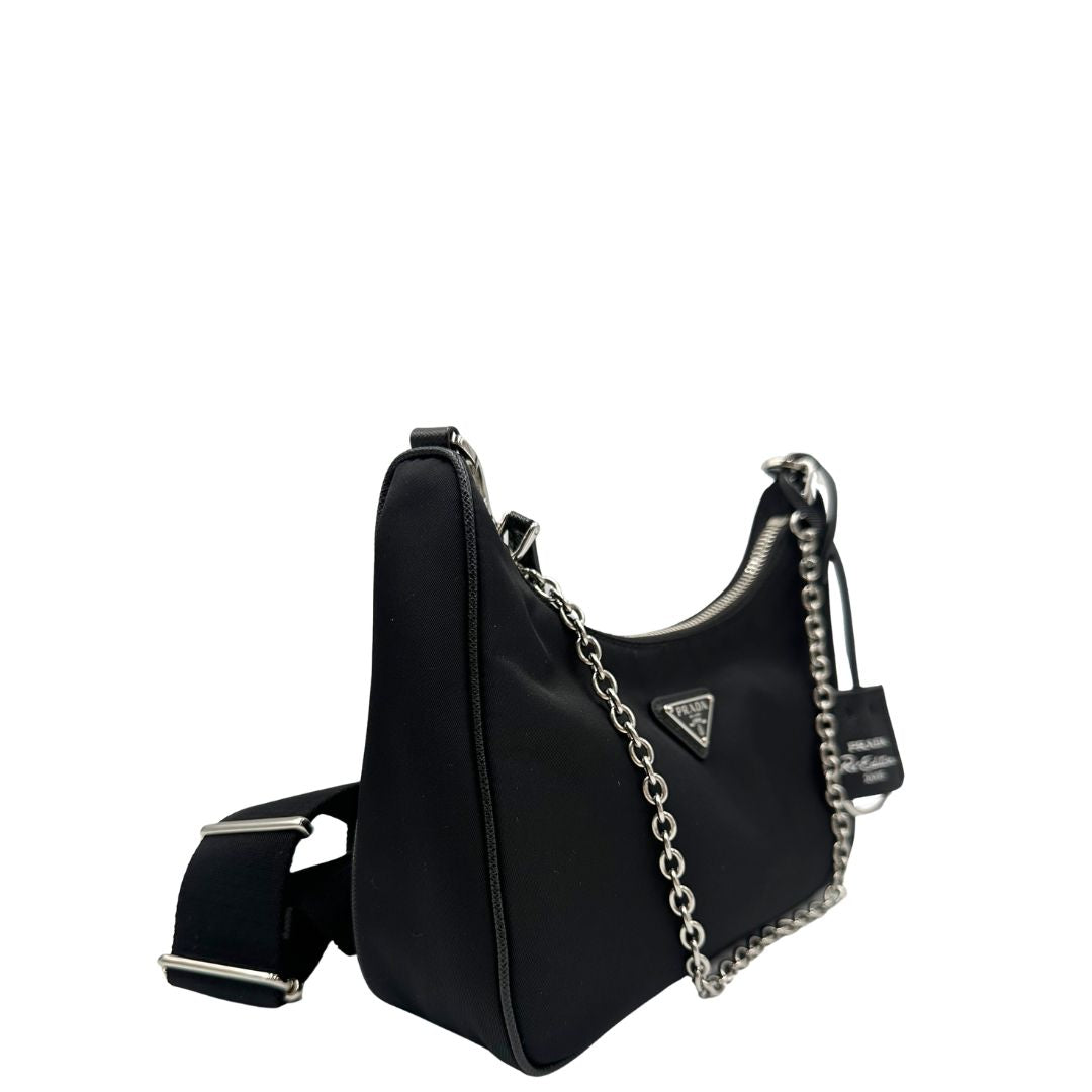 Borsa Prada in re-nylon nero con finiture in pelle saffiano tono su tono, di lusso, originale