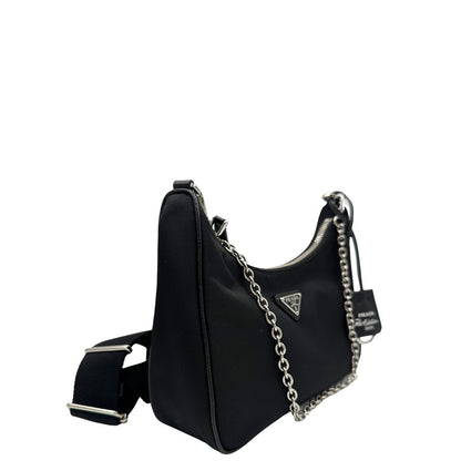 Borsa Prada in re-nylon nero con finiture in pelle saffiano tono su tono, di lusso, originale