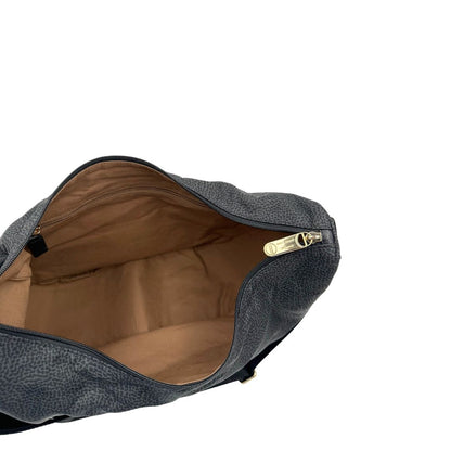 Interno, Borsa Borbonese in poliestere color nero e grigio antracite trama occhio di pernice, morbida e capiente, presenta una tracolla regolabile e dettagli metallici color oro. Originale, usata, di lusso, in condizioni eccellenti.