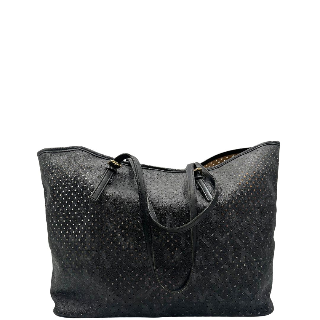 retro Borsa MK in pelle nera traforata e logata con hardware dorato, munita di doppi manici, da portare a spalla, di lusso, originale, ottime condizioni 