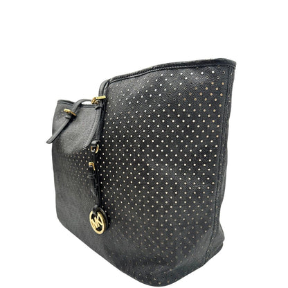 lato Borsa MK in pelle nera traforata e logata con hardware dorato, munita di doppi manici, da portare a spalla, di lusso, originale, ottime condizioni 