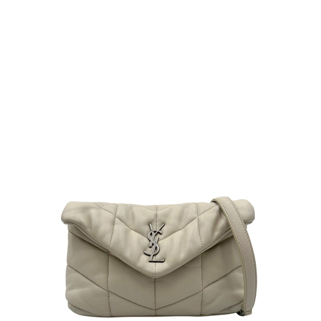 front v  Borsa Saint Laurent Loulou puffer in pelle color bianco gesso con hardware argentato, di lusso, originale, ottime condizioni, usata