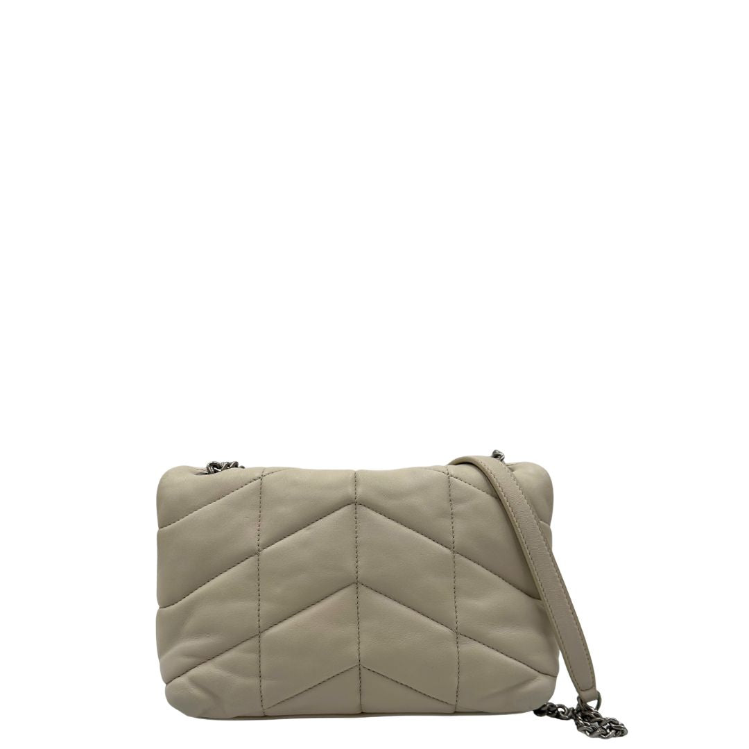 retro  Borsa Saint Laurent Loulou puffer in pelle color bianco gesso con hardware argentato, di lusso, originale, ottime condizioni, usata 