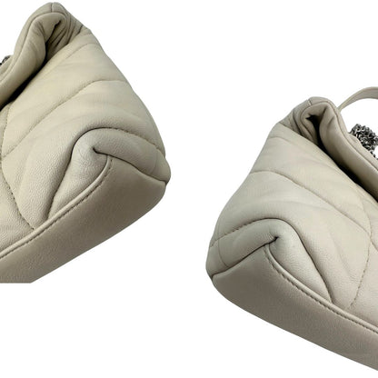 angoli  Borsa Saint Laurent Loulou puffer in pelle color bianco gesso con hardware argentato, di lusso, originale, ottime condizioni, usata 