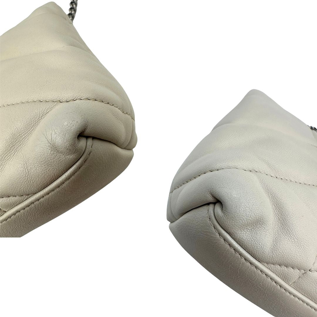 angoli  Borsa Saint Laurent Loulou puffer in pelle color bianco gesso con hardware argentato, di lusso, originale, ottime condizioni, usata 