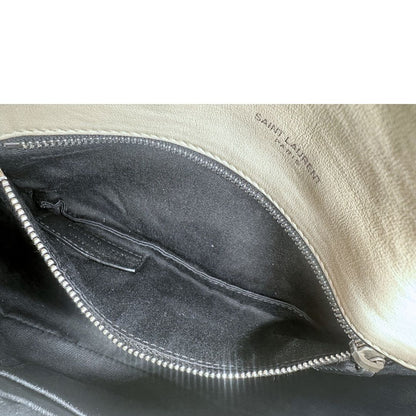 interno  Borsa Saint Laurent Loulou puffer in pelle color bianco gesso con hardware argentato, di lusso, originale, ottime condizioni, usata 