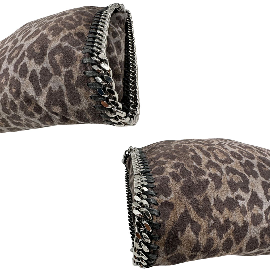 Angoli di una borsa Stella McCartney modello Fold Over Tote realizzata in shaggy dear greige effetto scamosciato, usata, originale, second hand, in ottime condizioni.