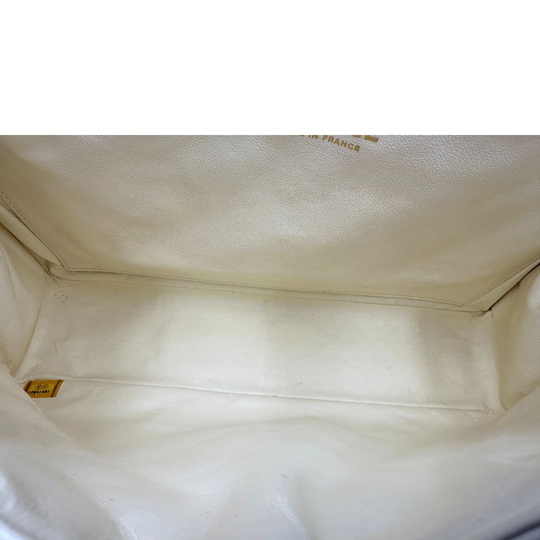 interno Borsa Chanel linea Timeless, in pelle caviar bianca, di lusso, originale, ottime condizioni, usata