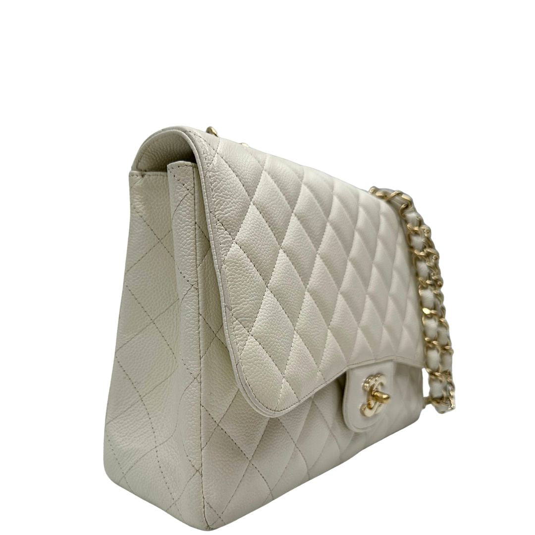 lato  Borsa Chanel linea Timeless, in pelle caviar bianca, di lusso, originale, ottime condizioni, usata 