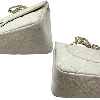 angoli  Borsa Chanel linea Timeless, in pelle caviar bianca, di lusso, originale, ottime condizioni, usata 