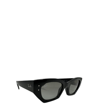 Occhiali da sole Ray-Ban in acetato nero con inserti metallici argentati. Originale, usati, di lusso, in ottime condizioni.
