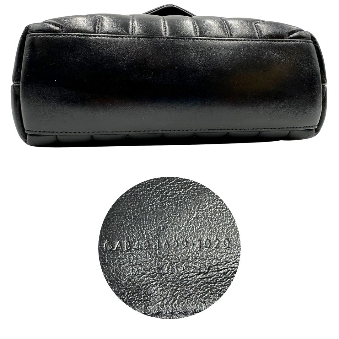 base Borsa Saint Laurent in pelle di agnello morbida con impunture trapuntate chevron, nera con hardware dorato, può essere portata a spalla o a tracolla, di lusso, originale, ottime condizioni 