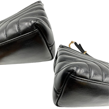 Borsa Saint Laurent in pelle di agnello morbida con impunture trapuntate chevron, nera con hardware dorato, può essere portata a spalla o a tracolla, di lusso, originale, ottime condizioni