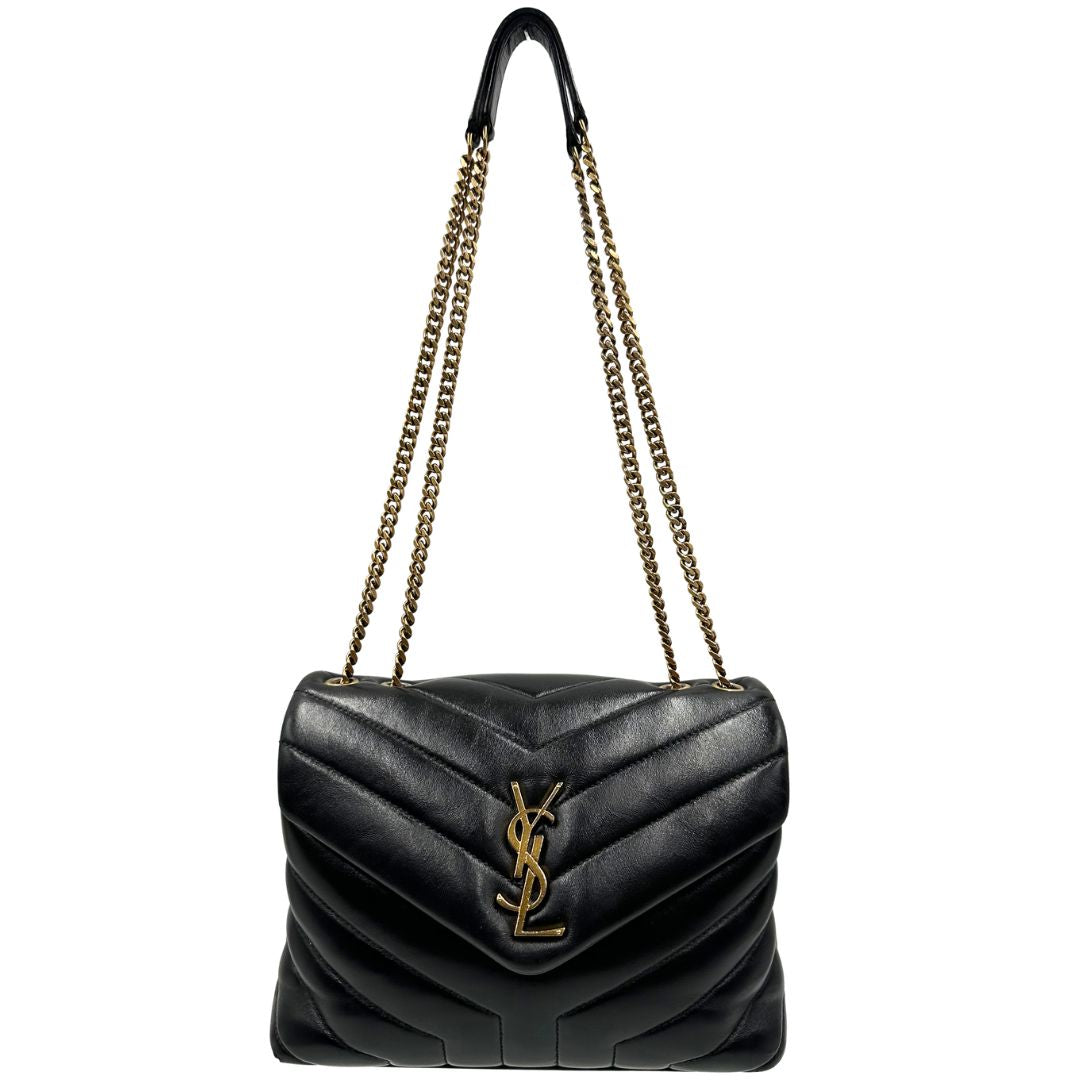 front Borsa Saint Laurent in pelle di agnello morbida con impunture trapuntate chevron, nera con hardware dorato, può essere portata a spalla o a tracolla, di lusso, originale, ottime condizioni 