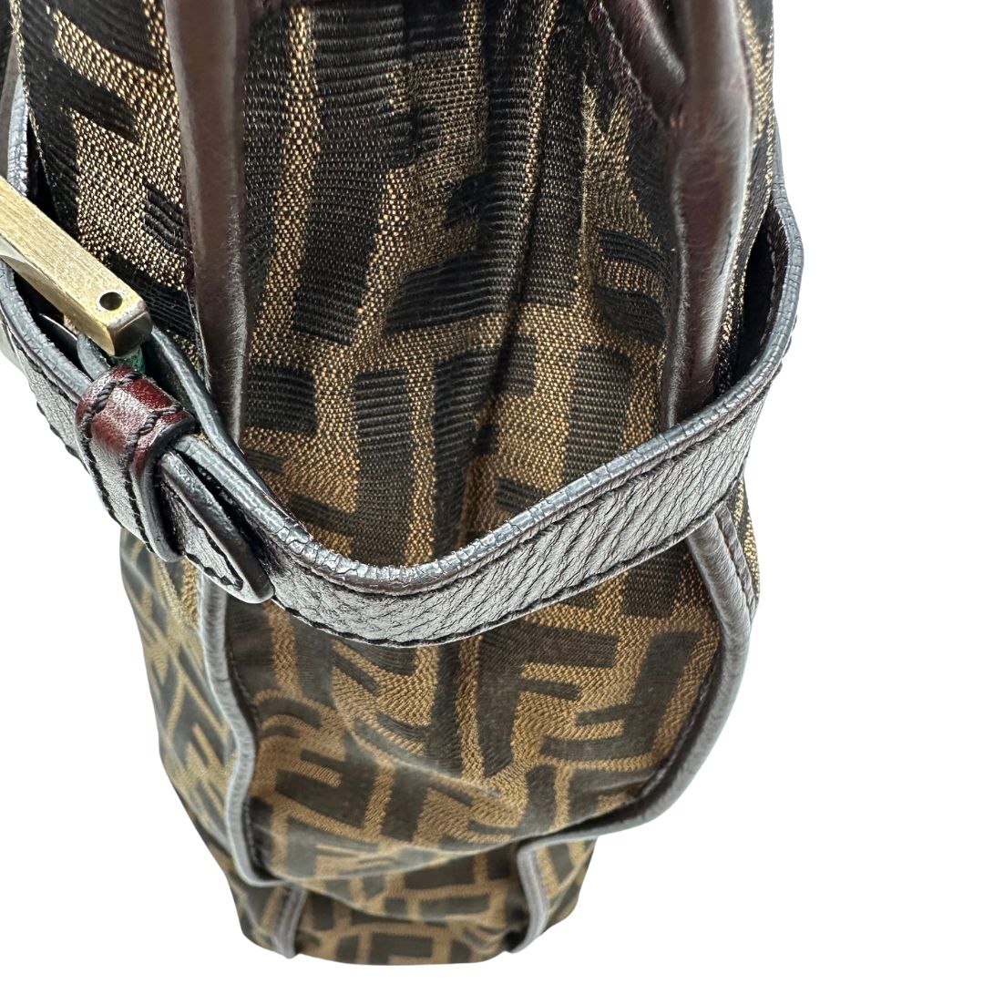Borsa Fendi in tessuto trama Zucca con finiture in pelle marrone; munita di doppi manici, di lusso, originale, ottime condizioni, usata 