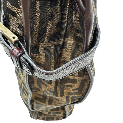 Borsa Fendi in tessuto trama Zucca con finiture in pelle marrone; munita di doppi manici, di lusso, originale, ottime condizioni, usata 