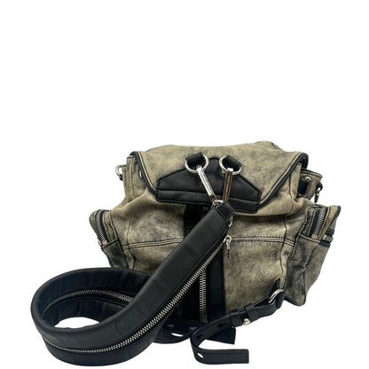 Retro Zaino Marti in pelle verde oliva effetto washed e finiture nere con hardware argentato. Originale, di lusso, usato, in condizioni ottime. 