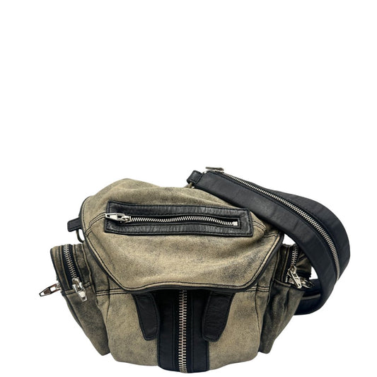 Front Zaino Marti in pelle verde oliva effetto washed e finiture nere con hardware argentato. Originale, di lusso, usato, in condizioni ottime. 