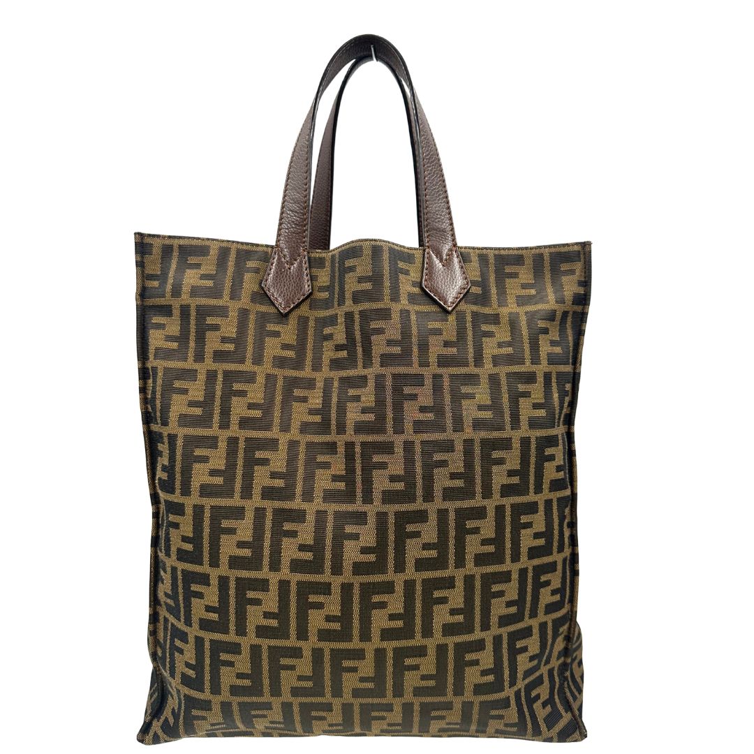 front  Sac Plat Fendi color tabacco trama Zucca in tessuto e finiture in pelle marrone, di lusso, originale, ottime condizioni 