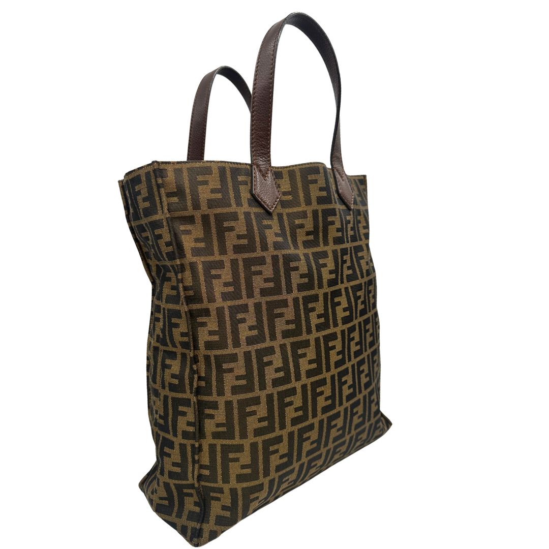 lkato  Sac Plat Fendi color tabacco trama Zucca in tessuto e finiture in pelle marrone, di lusso, originale, ottime condizioni