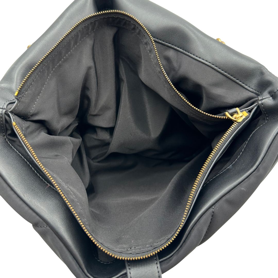 interno Borsa Pinko nella versione extra in morbido nylon nero trapuntata e hardware dorato, di lusso, originale, ottime condizioni, usata