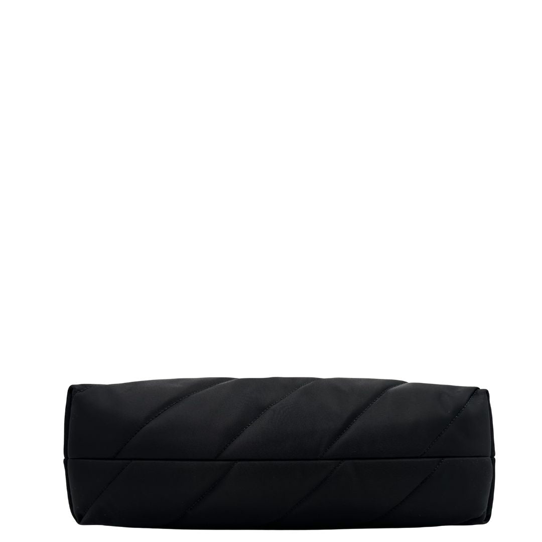 Borsa Pinko nella versione extra in morbido nylon nero trapuntata e hardware dorato, di lusso, originale, ottime condizioni, usata