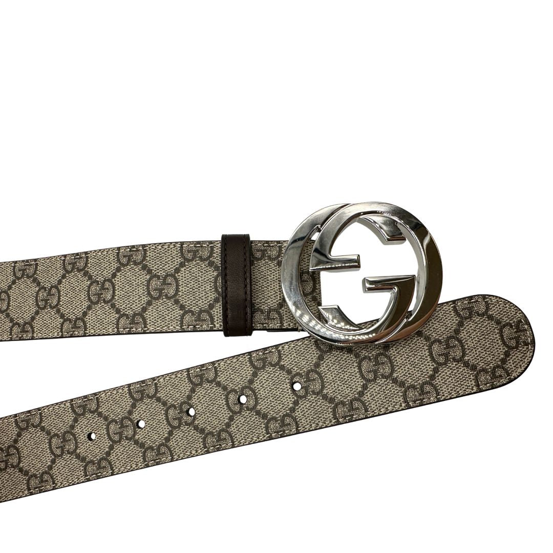 Cintura Gucci in canvas beige GG con fibbia in metallo argentato. originale, di lusso, usata, condizioni eccellenti. 