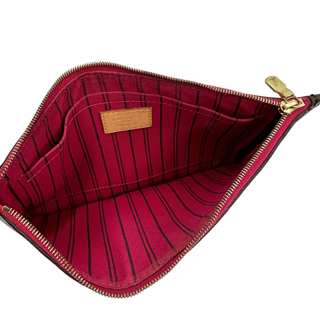 Accessorio pochette Louis Vuitton per borsa